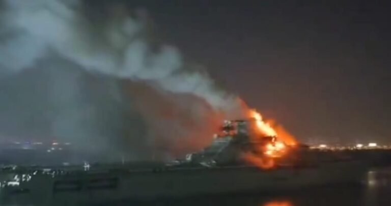 د شوروي اتحاد؛یوې جنګي بېړۍ د چین په سویل کې اور اخیستی