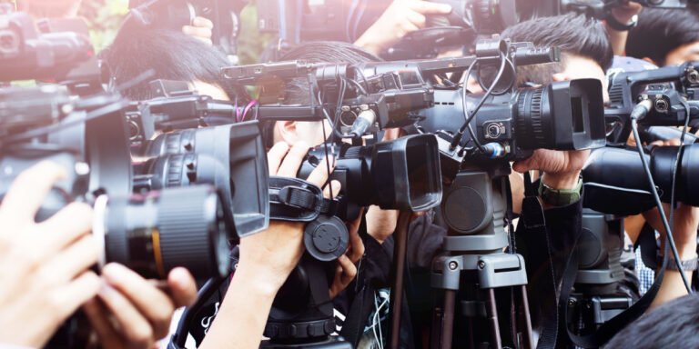 د طالبانو رسنیو مرکز له خبریالانو سره څه وکړل؟