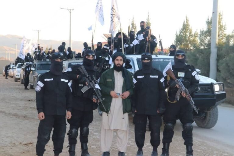 سرچینې:تاجک قومندان عبدالقیوم صداقت د طالبانو له حکومت لار بېله کړه