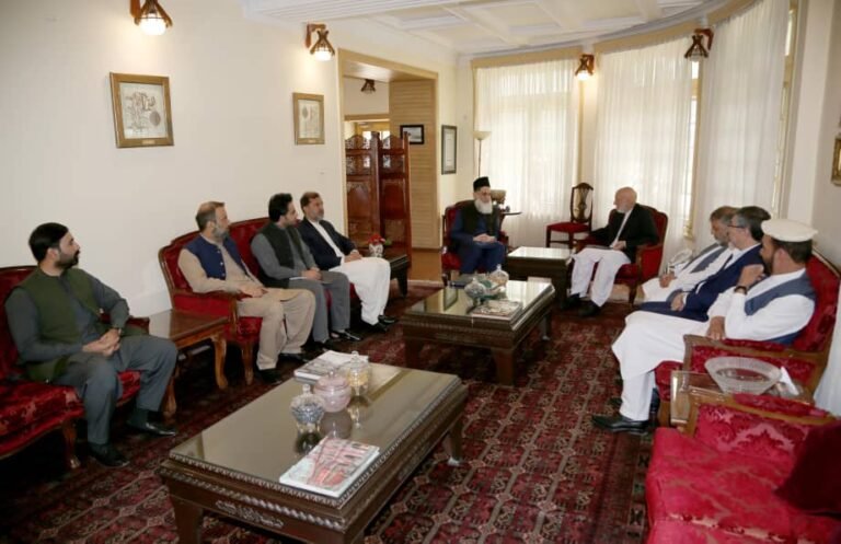 کرزی:د کابل او اسلام اباد ترمنځ تاوتریخوالی د دواړو لوریو په زیان دی