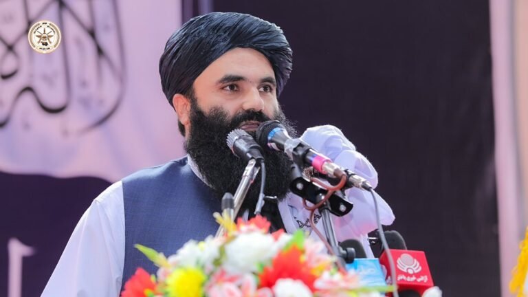 حقاني:پخوانيو پیلوټانو ته مو غېږه خلاصه ده؛ بېرته دې هېواد ته را وګرځي