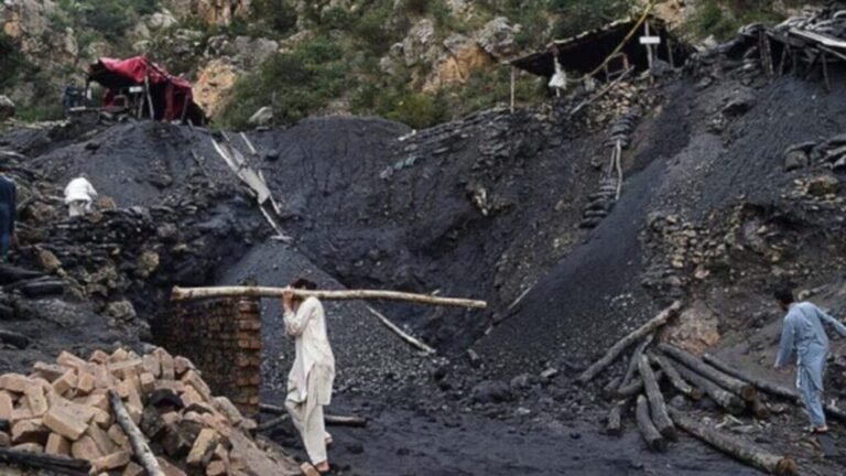 د بلوچستان په هرنایي کې؛یو کان کې پنځه افغانان وژل شوي دي