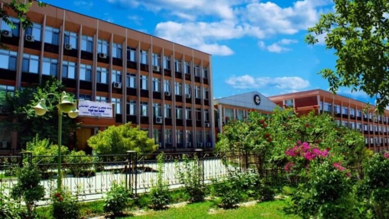 د طالبانو حکومت ستره محکمه:تېر یو کال کې مو د ښځو د شرعي حقونو اړوند ۱۳۷۳ قضیې حل او فصل کړي