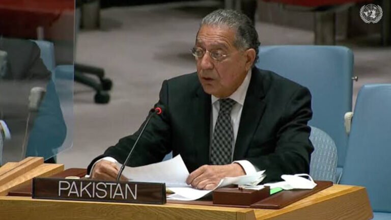 منیر اکرم:د طالبانو کړنو افغانان سخت اندېښمن کړي