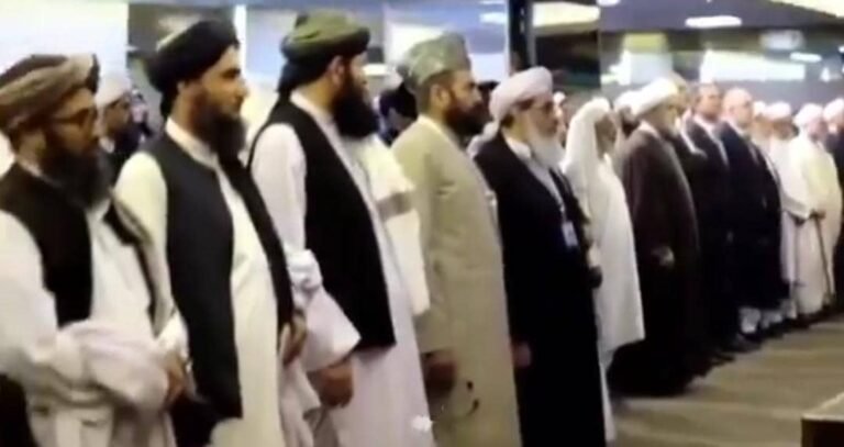 د ایران له فشارونو وروسته؛طالبان مجبور شول، چې ملي سرود ته یې ودرېږي