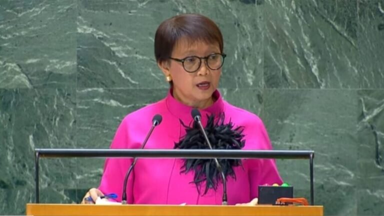 د اندونیزیا د بهرنیو چارو وزیره:د طالبانو تر واکمنۍ لاندې باید نجونو ته د زده کړو اجازه ورکړل شي