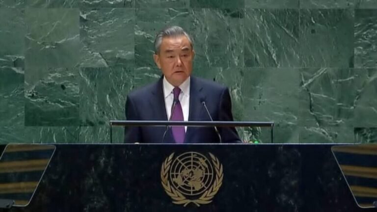 وانګ‌یي:د افغانستان وضعیت د سیمې له سولې سره تړلی