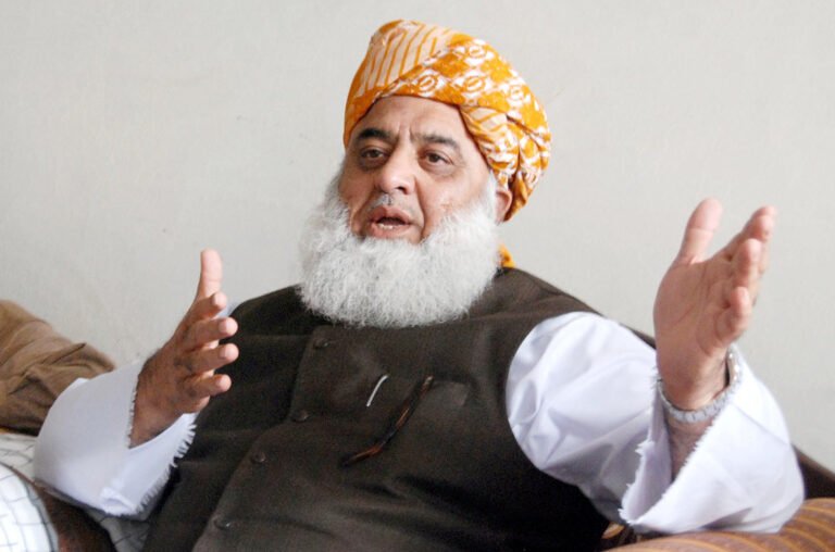 فضل الرحمن:د PTM پر غړیو بریدونه به پاکستان کې وضعیت نور هم ترینګلی کړي