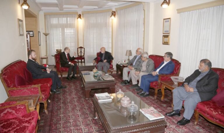 حامد کرزی:په هیواد د دایمي سولې او ثبات د ټینگښت لپاره ملي تفاهم ضروري دی