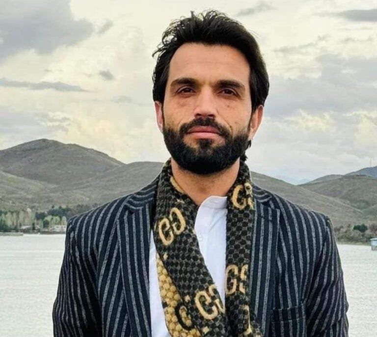 جاوید مومند د طالب استخباراتو له زندان وروسته؛په افغانستان کې د پرمختګ او سوکالۍ لپاره خپلې مبارزې ته دوام ورکوم