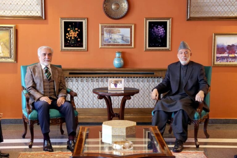 له جزیاتو پرته؛عبدالله عبدالله له حامد کرزي سره د خپلې لیدنې خبر ورکړی