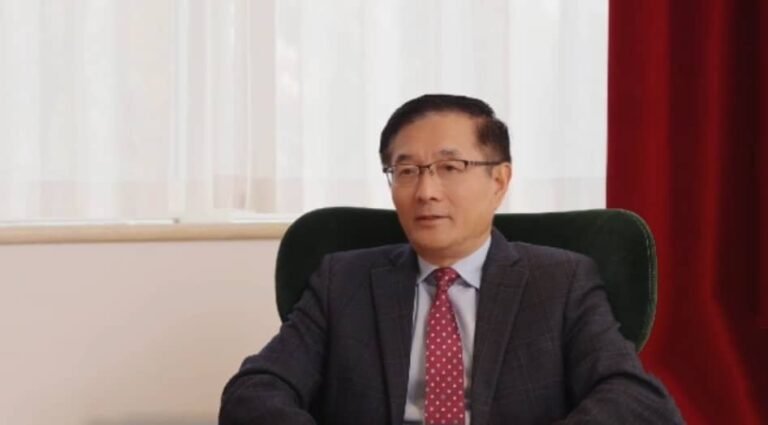 د افغانستان لپاره د چین ځانګړی استازی:لویدیځ له افغانستان څخه د نړیوالې ټولنې فکر بل لورته اړوي