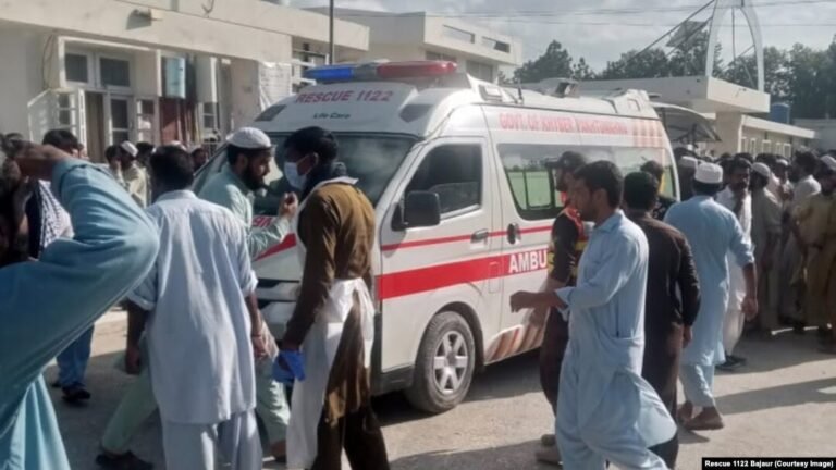 د خیبر پښتونخوا؛په کرمه کې نامعلومو وسله والو ۴۲ کسان وژلي