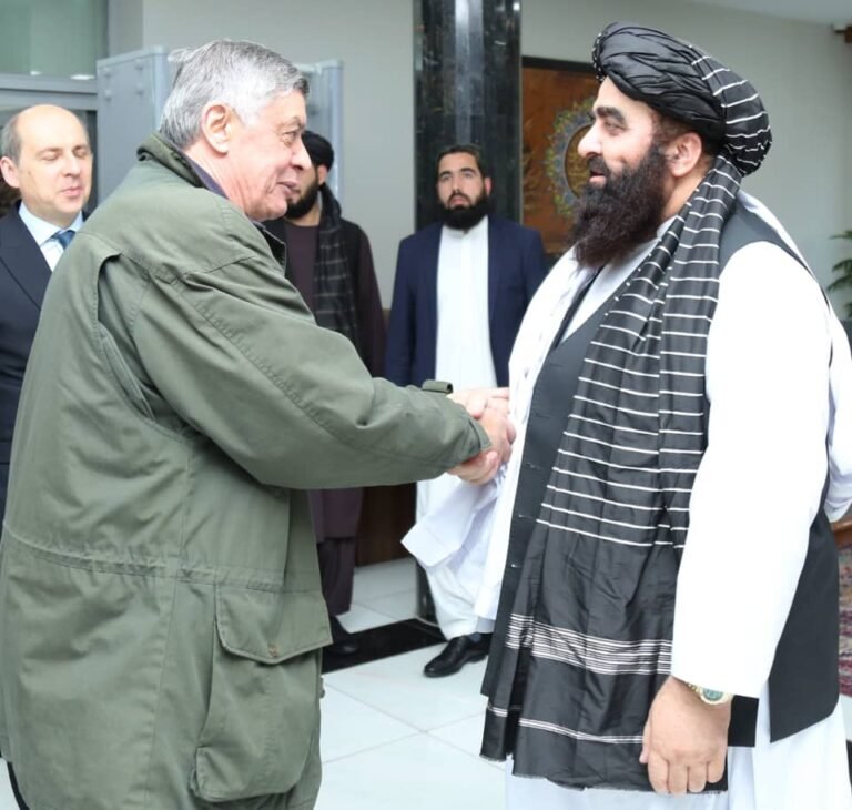 له متقي سره د روسیې د ځانګړي استازي لیدنه؛دواړو لورویو د کابل او مسکو ترمنځ د اړیکو پر پراختیا خبرې کړې