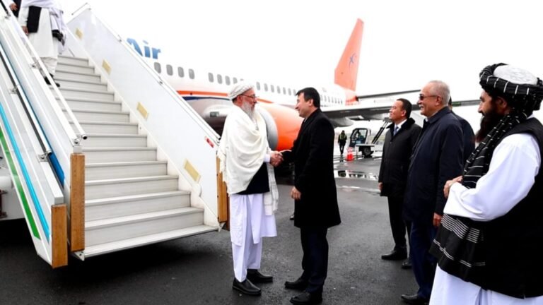 د طالبانو اداري مرستیال؛عبدالسلام حنفي د دوه اړخیزو اړیکو د پیاوړتیا په موخه ازبکستان ته تللی