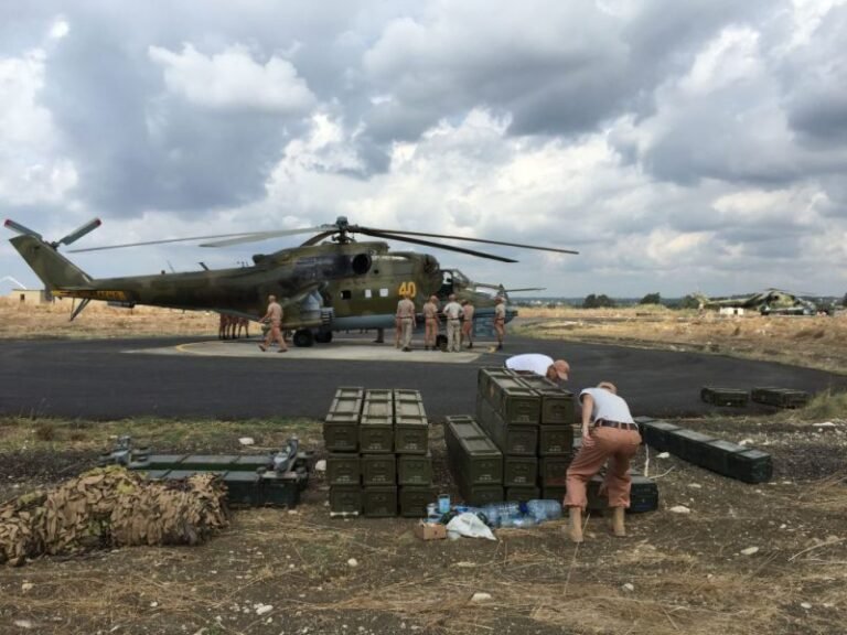 واشنګټن پوسټ:روسي ځواکونه د حمیمیم له هوایي اډې څخه خپل تجهیزات ټولوي