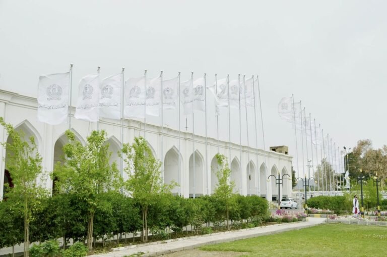 کندهار کې؛د بهرنیو مؤسسو د تړلو لړۍ پیل شوې