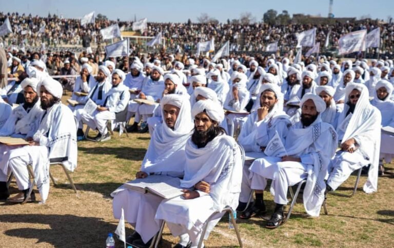 افغانستان د افراطيت په خطر کې؛شل زره مدرسې جوړې شوي او ډېری یې جنګیالي روزي