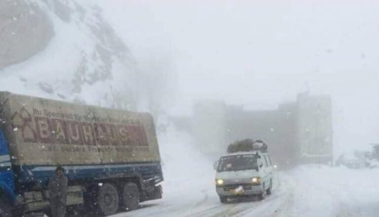 د سختو واورو له کبله؛د سالنګ لویه لار وتړل شوه