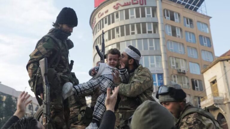 رویټرز:د ایران او روسیې د نه ملاتړ له کبله، د سوریې حکومت وپرځېد