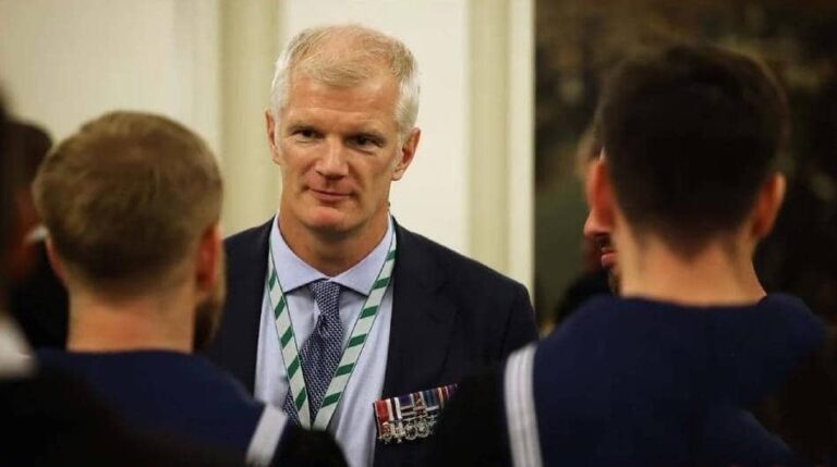 بریتانیایي وزیر ال کارنز؛افغانستان کې د برېټانیايي سرتېرو د جنایتونو د راسپړلو په برخه کې پر نه همکارۍ تورن شوی