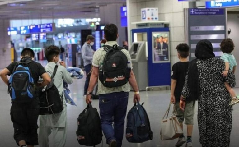 برېټانیا کې؛هندي کورنۍ د افغانانو په نوم ځان معرفي کړی