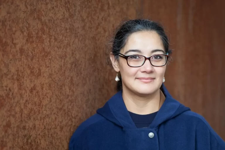 هیله نجیب:افغانان د یو بېګانه حکومت لاس کې دي؛ نو ځکه یې د پوښتنې څوک نشته