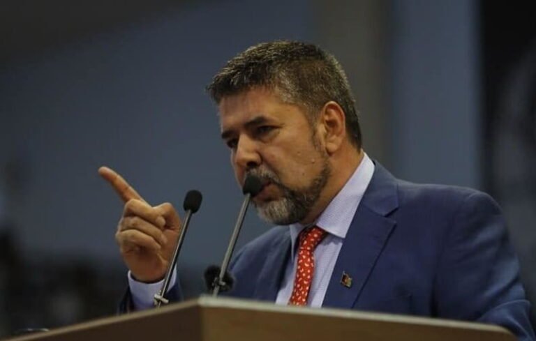 نبیل:طالبان یوه ترهګره ډله ده او د افغانستان د ځمکنۍ بشپړتیا د ساتنې وړتیا نلري