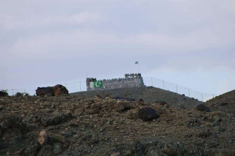 ډنډ پټان؛طالبانو او پاکستاني ځواکونو پر ډیورنډ کرښې یو پر بل ډزې کړي