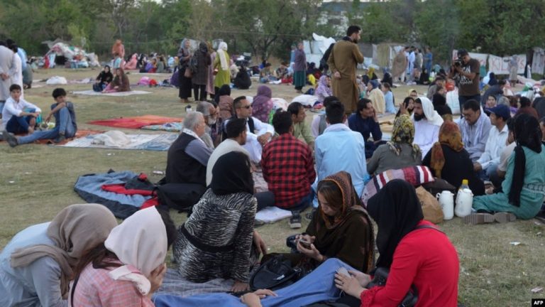 برېټانیا؛د هغو افغان کډوالو قضیې رد کړې چې په پاکستان کې مېشت دي