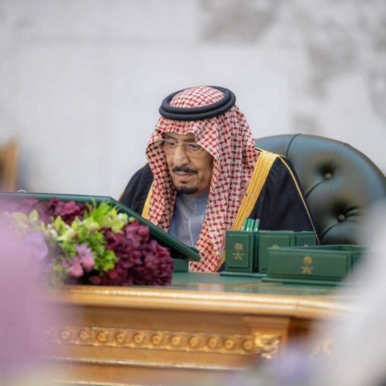 د عربستان وزیرانو شورا:اسرائیل باید پر عامو خلکو او مقدسو ځایونو د بمبار په اړه ځواب ته حاضر شي