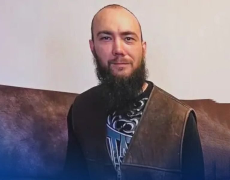 د طالبانو حکومت له بنده؛خوشي شوي امریکايي بندیان قطر ته رسېدلي