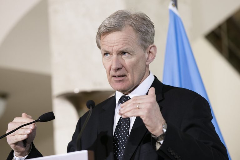 جان ایګلنډ:د ډونالډ ټرمپ له لوري د مرستو ځنډول به افغان مېرمنو ته بدې پایلې ولري