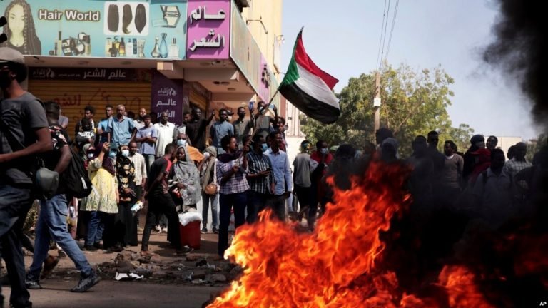 سوډان کې نښتې؛تازه بریدونو کې شاوخوا ۱۲۰ تنه وژل شوي