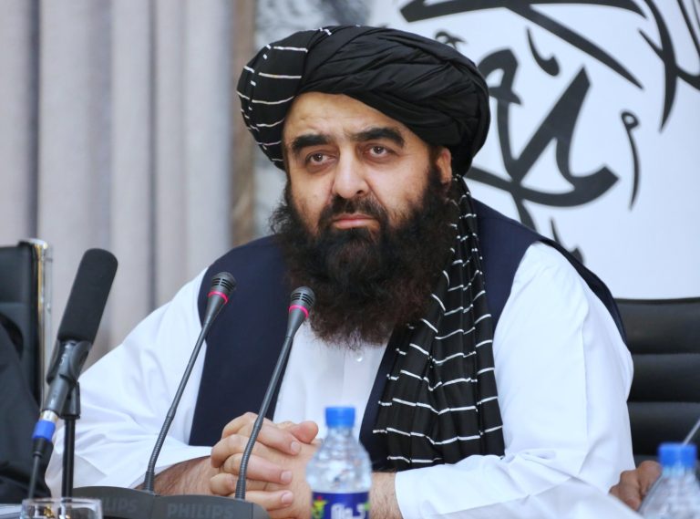 امیرخان متقي:له عباس عراقچي سره د بېلابېلو برخو په اړه مهمې خبرې وشوې امیرخان متقي:له عباس عراقچي سره د بېلابېلو برخو په اړه مهمې خبرې وشوې