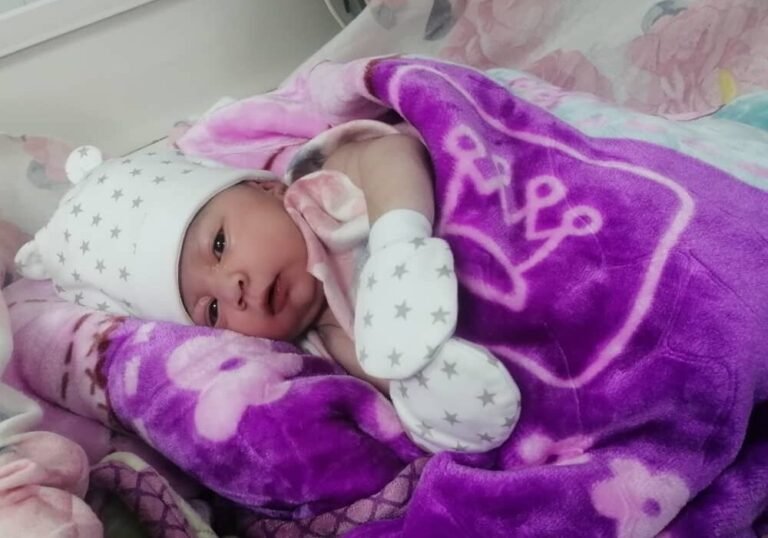 د پولې ډاکټرانو سازمان:۲۰۲۵ کال د افغانستان لومړنی ماشوم په خوست کې وزیږېد