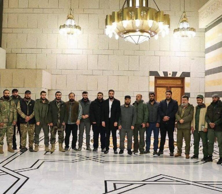 د سوریې له نوي حکومت سره؛د وسله والو ډلو یوځای کېدو لړۍ پیل شوه