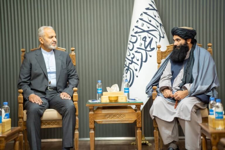 د اوبو په اړه د ایران له ګواښ سره سم؛د طالبانو د کورنیو چارو سرپرست کابل کې د دغه هېواد سفیر سره کتلي