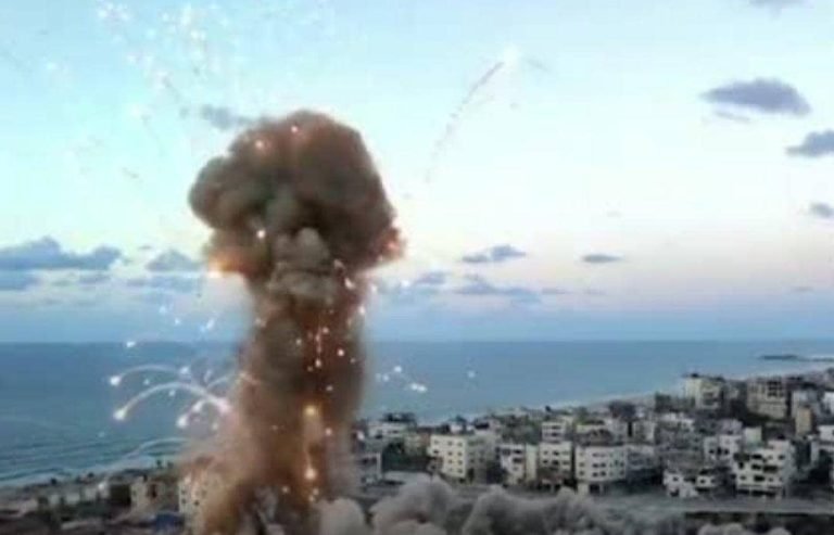 د اوربند پر تړون له هوکړې وروسته؛اسرائیلو د غزې یو شمېر سیمې بمبار کړي