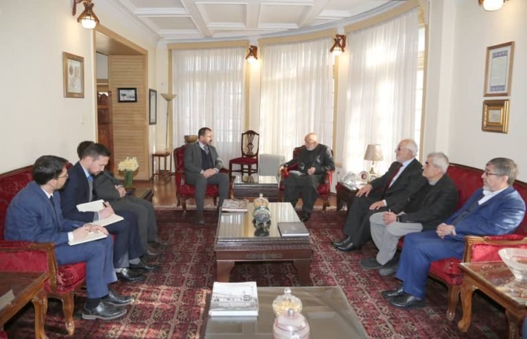 حامد کرزي؛د ترکیې له سفیر جنګ اونال سره لېدلي