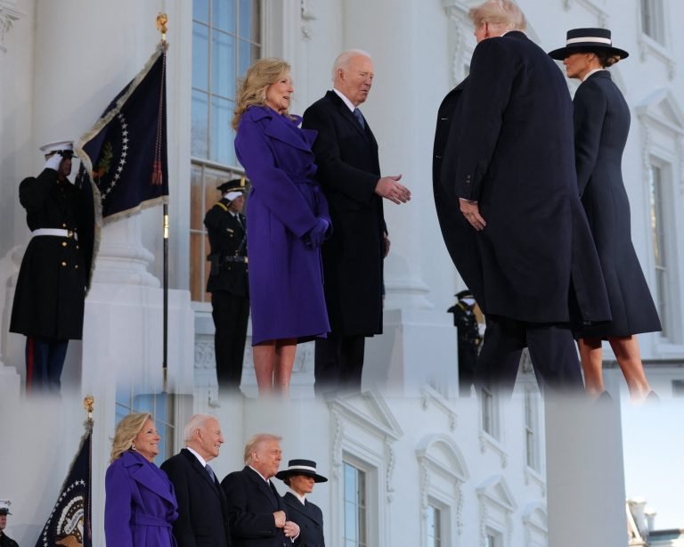 ټرمپ خپلې مېرمنې سره یوځای؛د لوړې له مراسمو وړاندې بایډن او د هغه مېرمن سره لیدلي