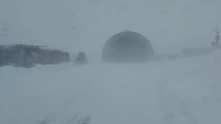 د سالنګ لویه لاره؛یو ځل بیا د ترافیکو پرمخ وتړل شوه