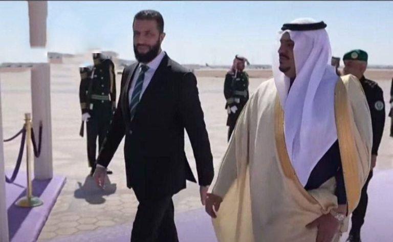 د سعودي او سوریې اړیکې؛احمد شرع په خپل لومړني سفر سعودي عربستان ته ورسید