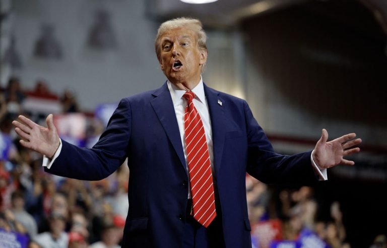 ډونالډ ټرمپ:که له ایران سره یوې موافقې ته ورسېدم، اسراییل به دغه هېواد بمبار نه کړي