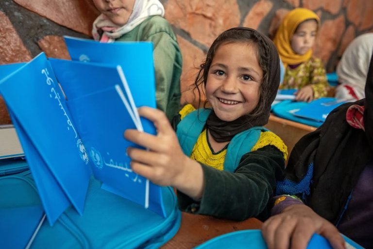 یونسیف:۳.۵ میلیونه افغان ماشومانو سره مو د ښوونیزو توکو مرسته کړې