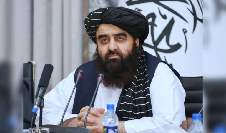 امیرخان متقي:خلک باید د رټل کېدو پر ځای غېږ کې ونیسو