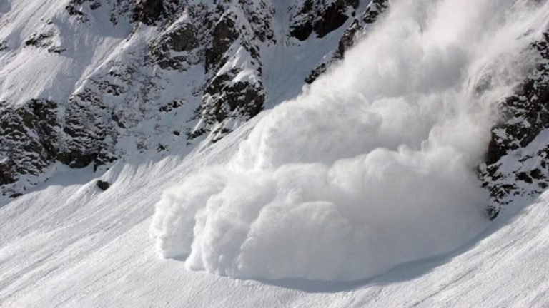 غور؛پسابند ولسوالۍ کې درې تنه د واورې ښوېدو له کبله وژل شوي