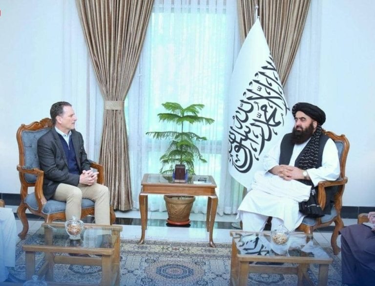 امیر خان متقي د سره صلیب مشر ته:د افغان بندیانو برخلیک معلومولو کې راسره مرسته وکړئ