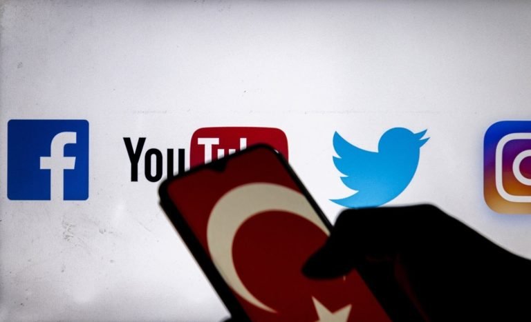 ترکیې؛د ټولنیزو شبکو او پیغام‌رسوونکو خدماتو ته لاسرسی محدود کړی