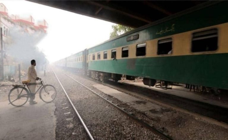 بلوچستان؛بلوڅو پر ایکسپریس جعفر اورګاډي برید کړی چې څلور سوه مسافر یې برمته نیولي